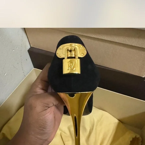 Heels - Picture 2 of 3